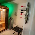15 With Private Sauna Billiards דירה *